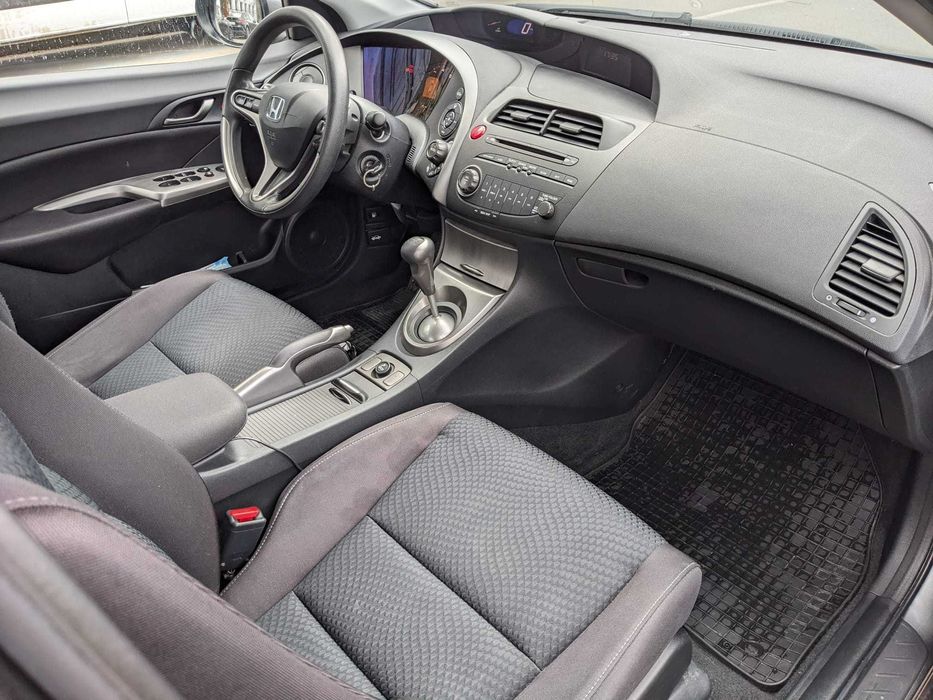 URGENT - HONDA Civic - 84.000 km din 2011, Benzina