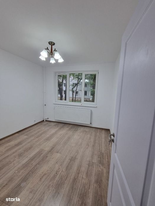 Apartament cu 3 camere de inchiriat in zona Piata Resita