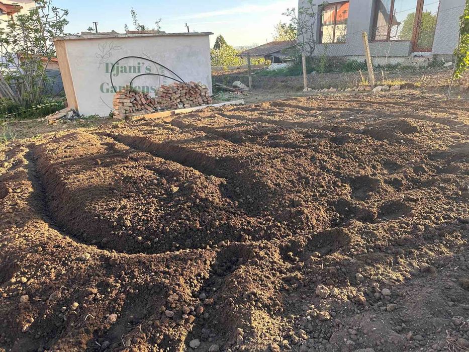 Фрезоване и оране на дворни места и парцели