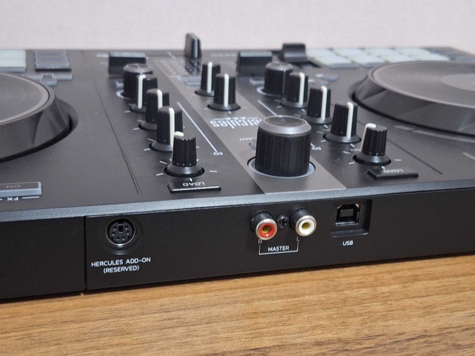 Hercules DJControl Inpulse 300 MK2 – DJ контролер като нов неизползван