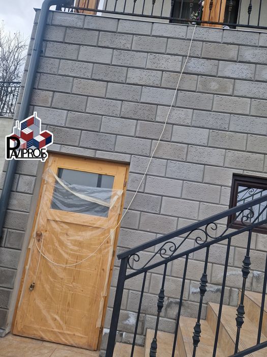 Capace , coame  si placi de gard , piatra decorativa model Travertin