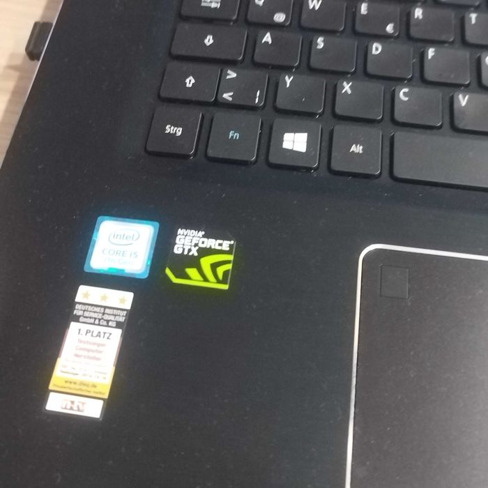 Laptop Acer A717-71G-599T I5 a 7 a gen GTX1050 17.3' FHD