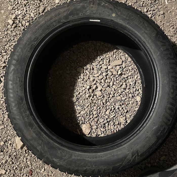 Продам зимние шины 235/55/20