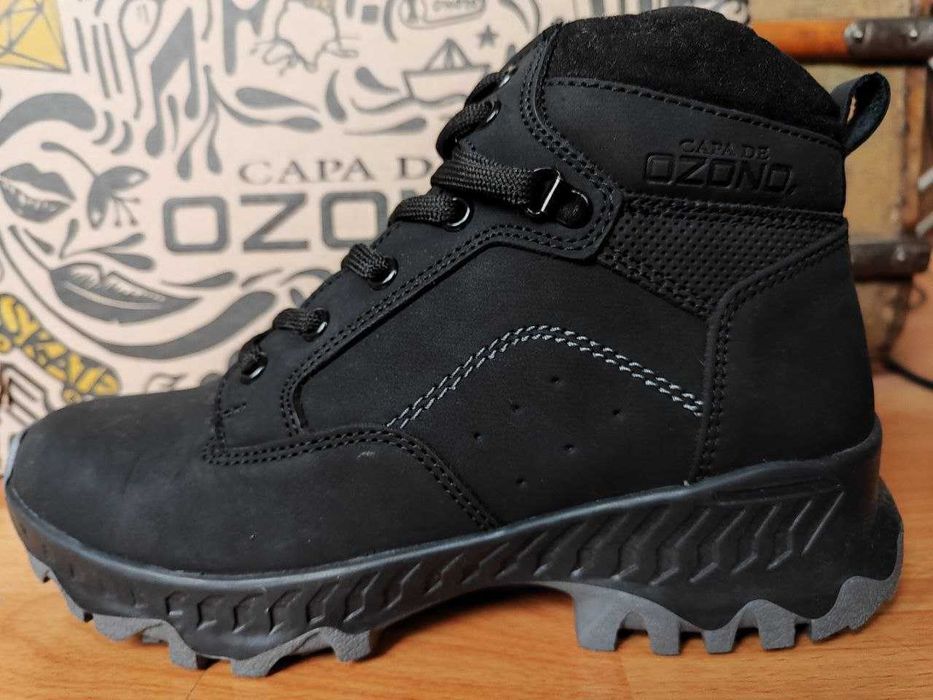 Фирменные Ботинки на подростка. Размер 40-40,5. Новые, из Америки