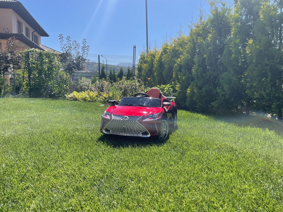 Электрическая детская машинка