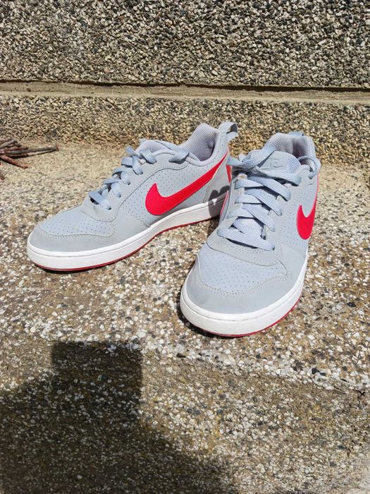 Маратонки  Adidas и Nike