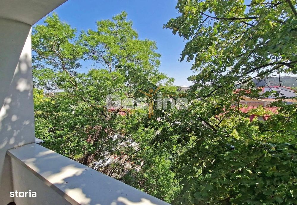 Apartament 3 Camere Semidecomandat