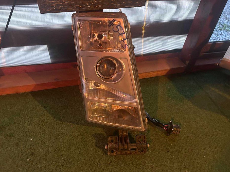 фар десен камион Volvo FH FM 2002-2007г. #577S.