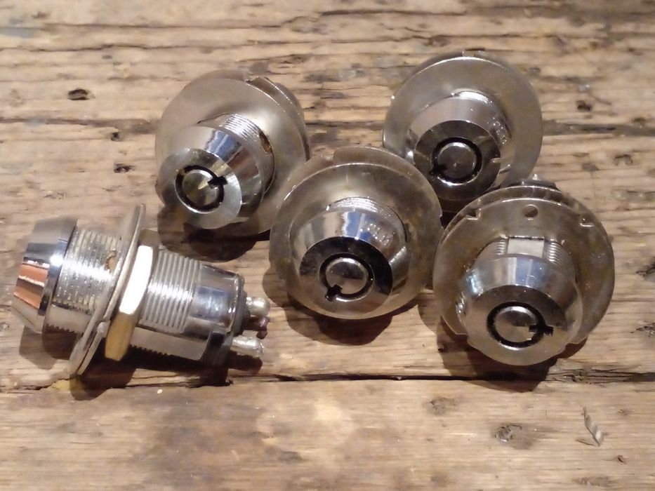 Кнопки управления.