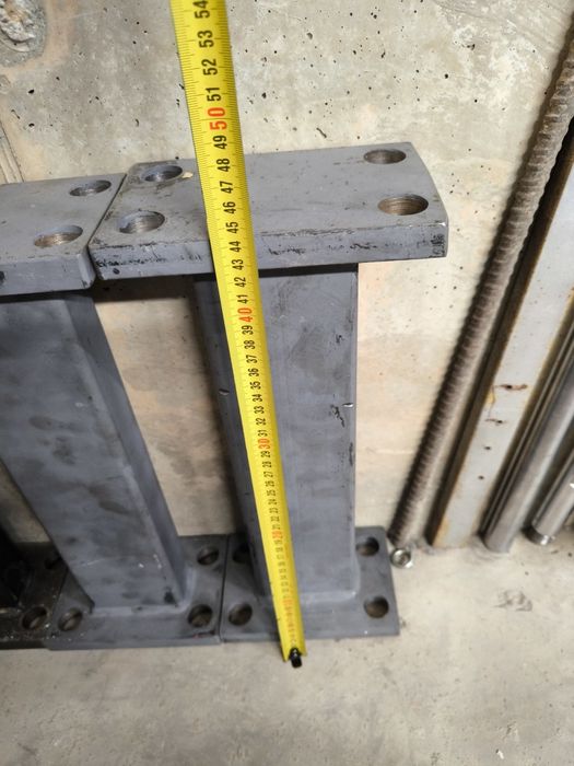 De vanzare suporti metalici /stalpisori metalici