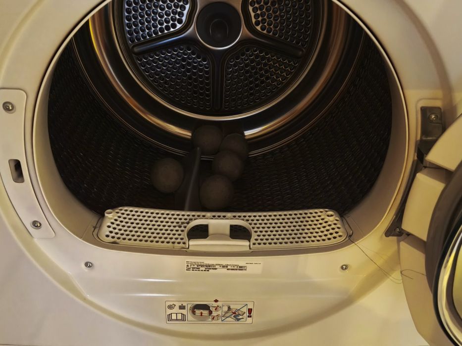 Uscător rufe Bosch 9 kg, pompă de căldură, A++, WiFi, AutoDry – stare foarte bună