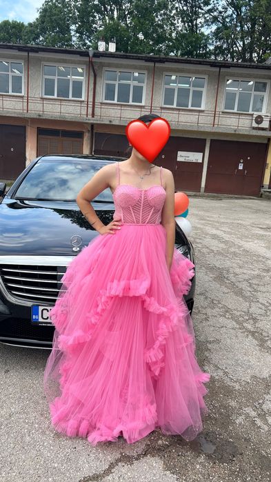 Продава се бална рокля