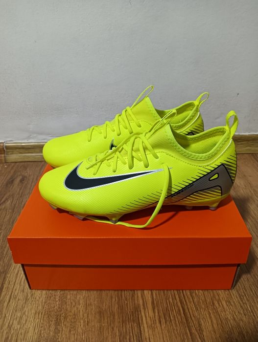 Ghete de fotbal 38-38,5