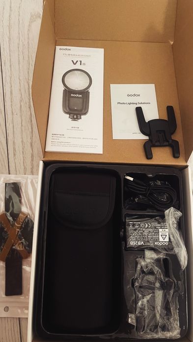 Vând Godox V1S pentru Sony – NOU, în cutie