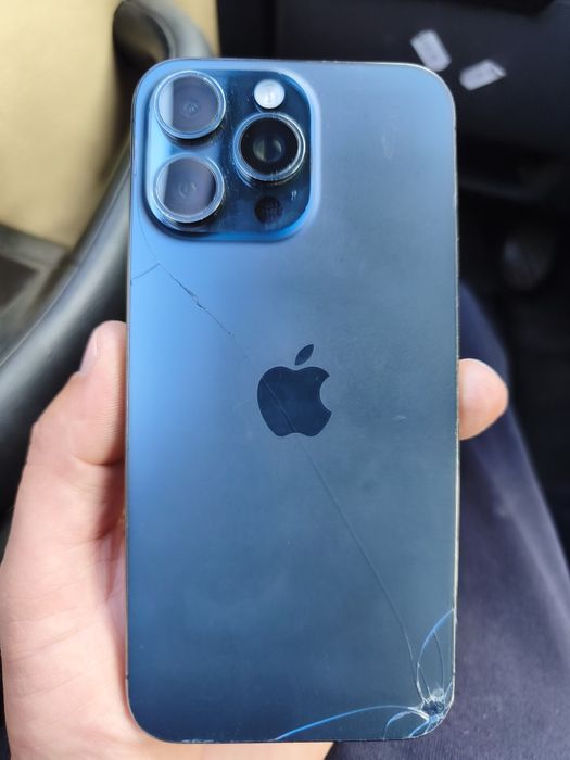 Vând iPhone 15 Pro Max