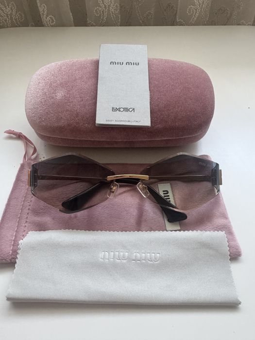 Слънчеви очила miu miu