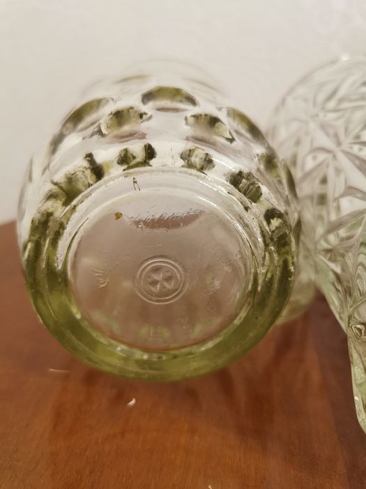 Бутылки. Дизайн. Ваза.