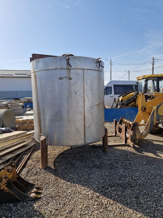 Vând butoi inox cu malaxor automatizat pentru vin sau țuică de 5 tone