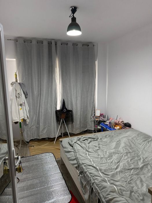 Vând apartament 3 camere- Str. Babadag