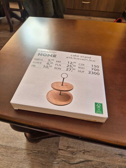 Поставка за торта от дърво