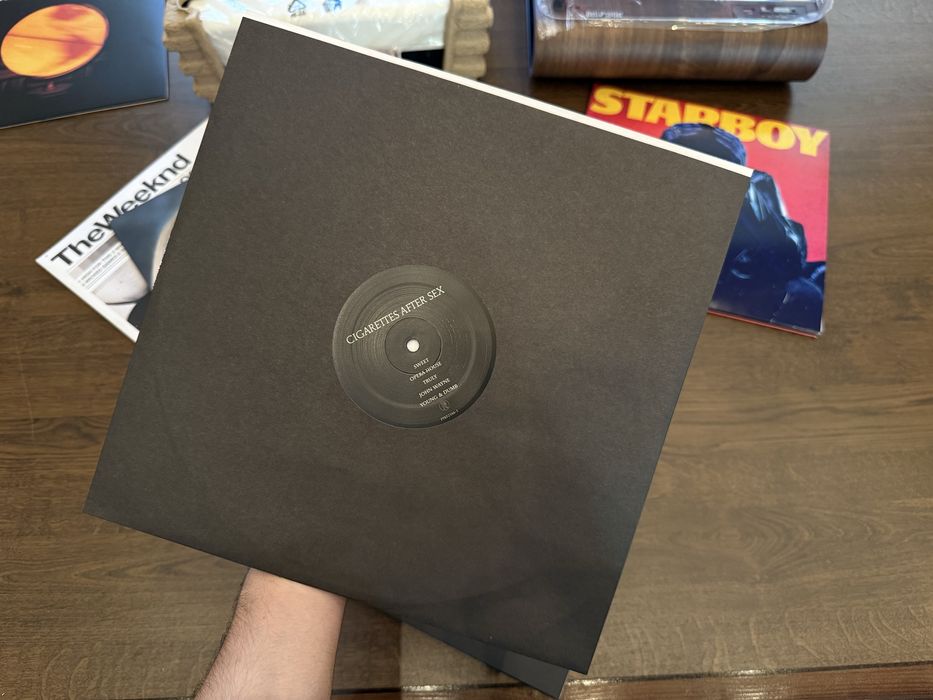 Виниловая пластинка группы Cigarrettes after Sx