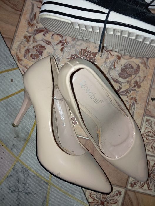 Продам женскую обувь
