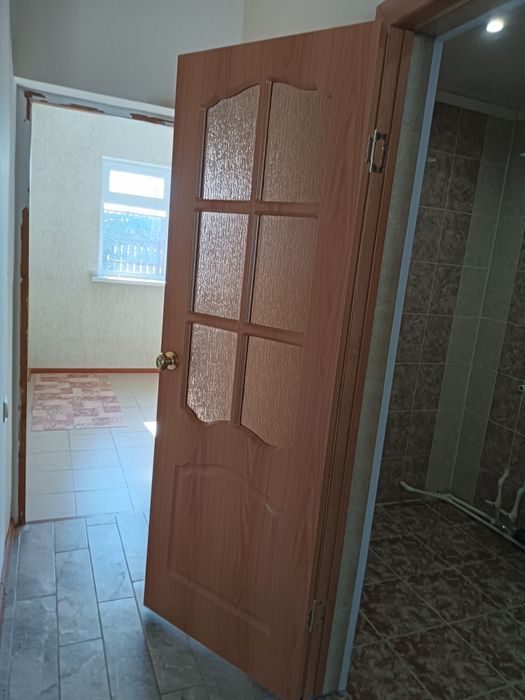 Продам межкомнатный дверь