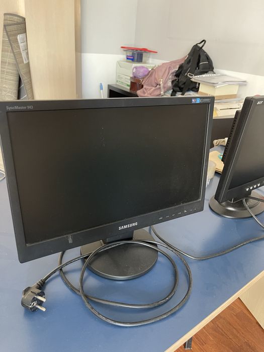 Monitoare diferite modele