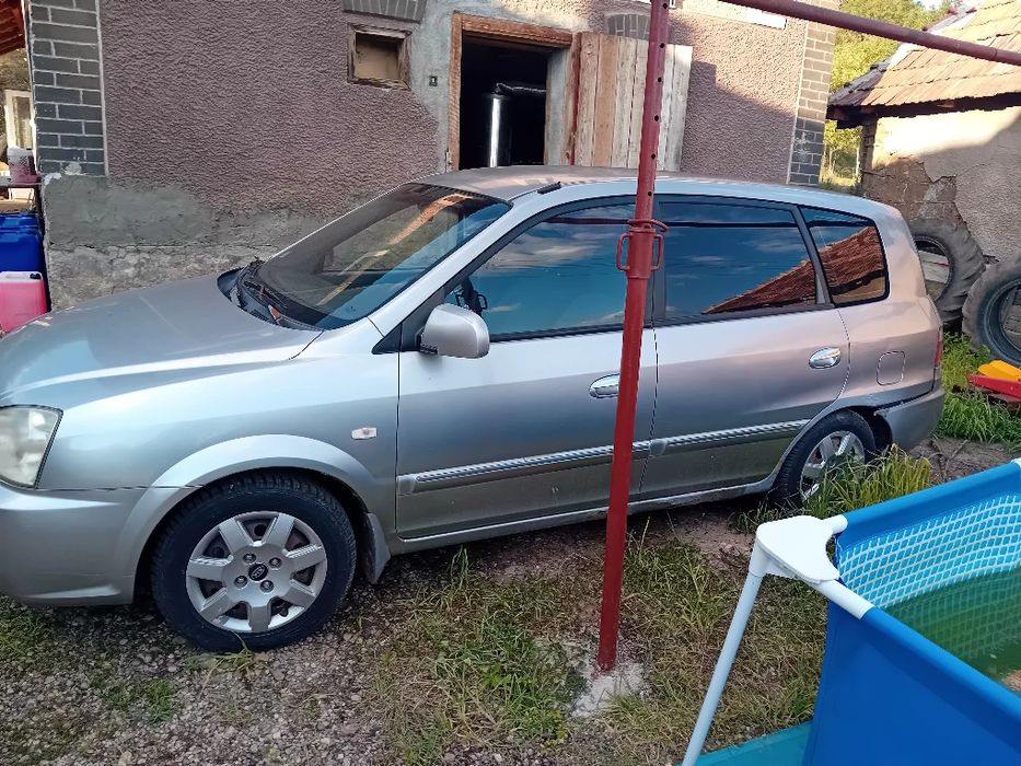 Vând Kia Karend  an 2007