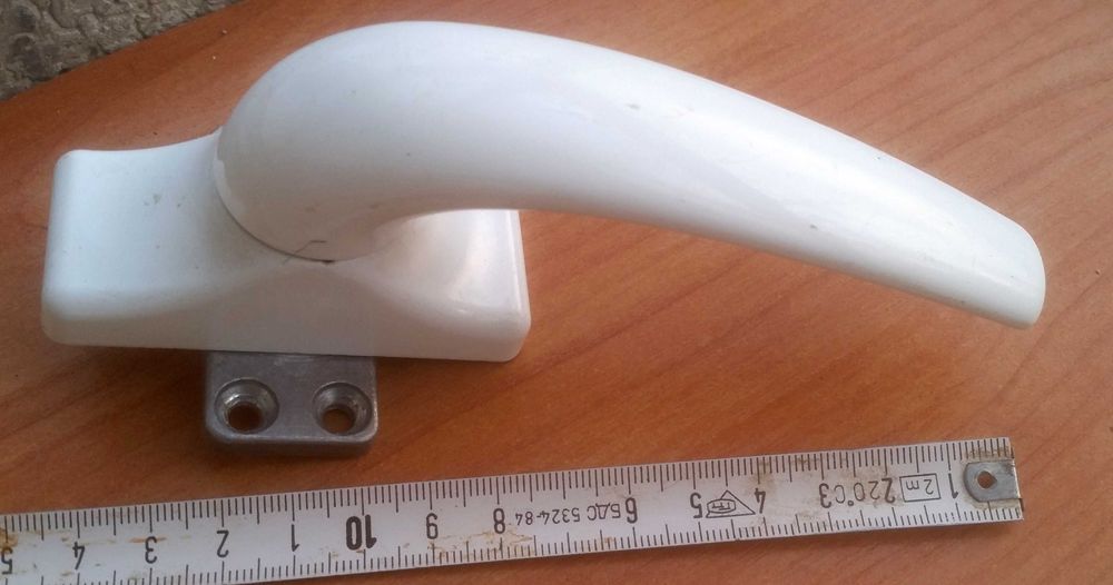 Дръжка за алуминиева и PVC дограма - нова