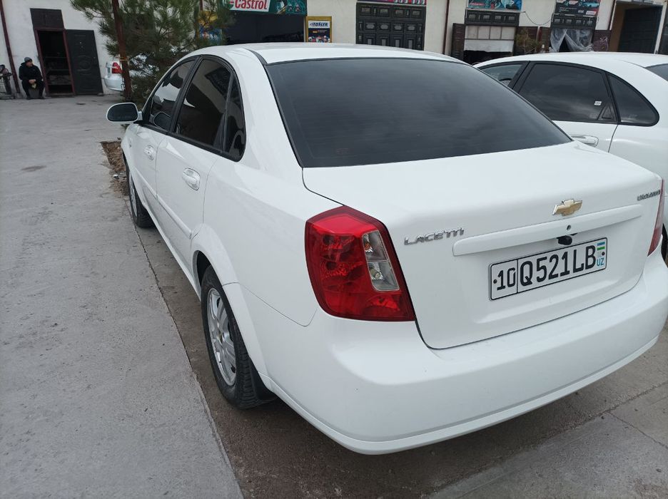 Lasetti 2013 avtomat srochna