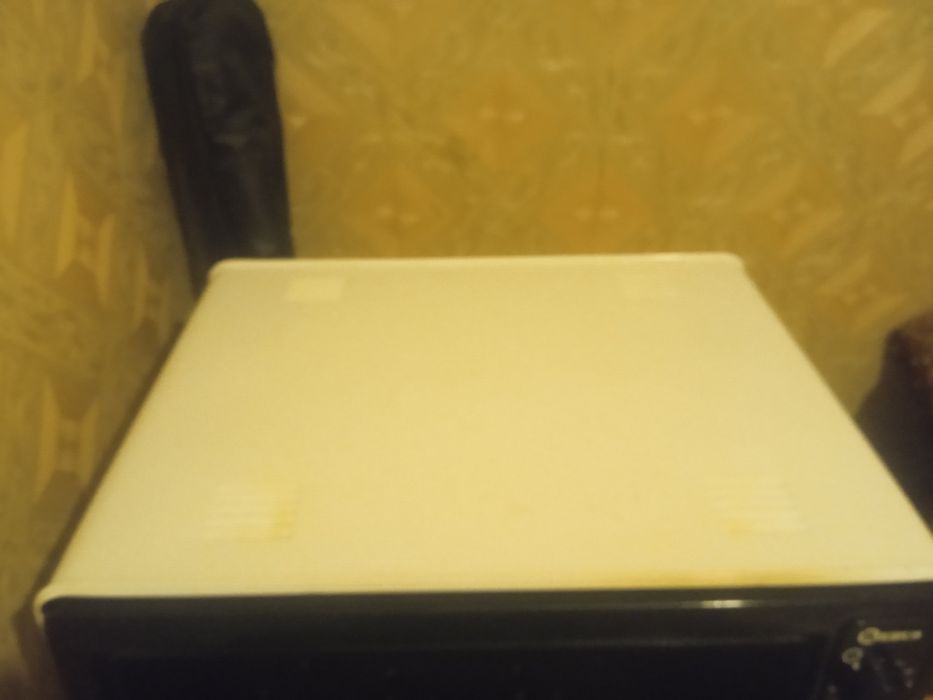 Продается духовка 17000