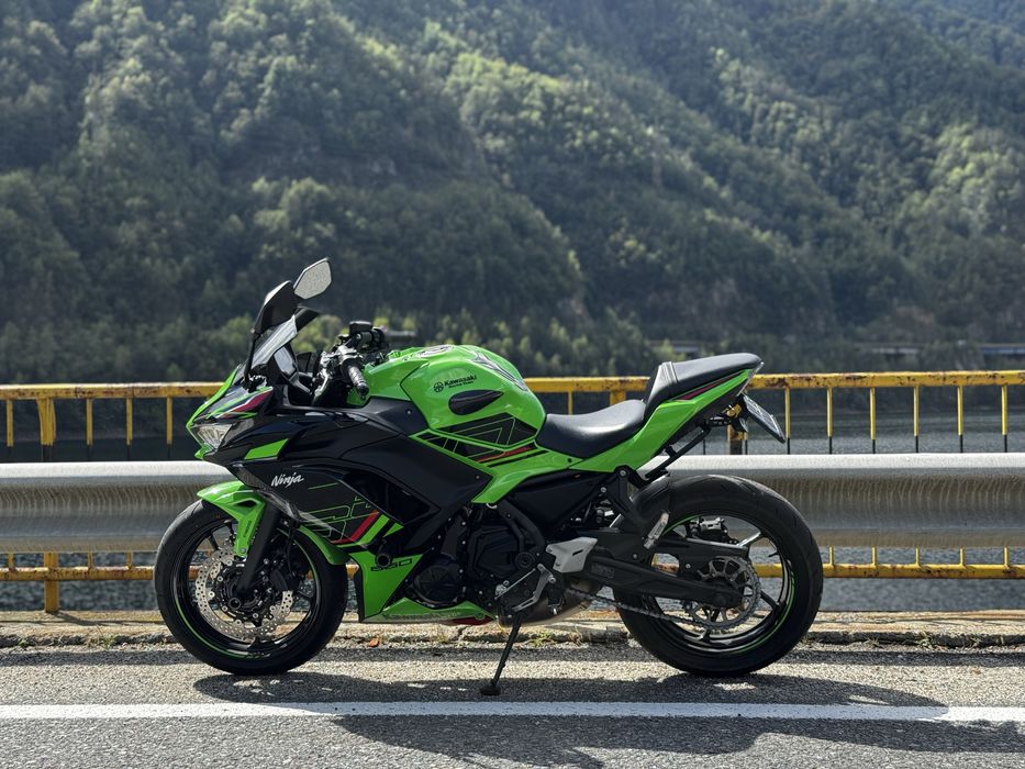 Kawasaki Ninja 650 KRT Akrapovic