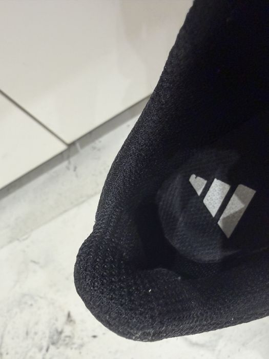 Продам кроссовки adidas