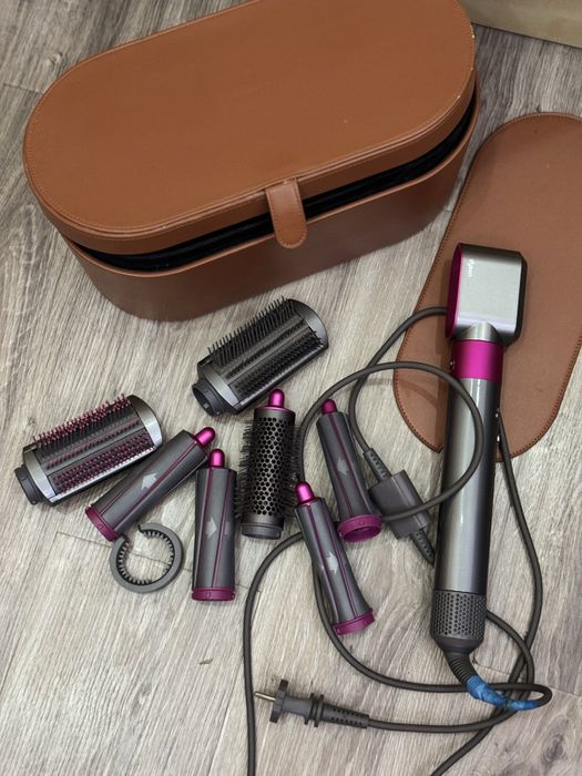 Срочно продаю Dyson оригинал