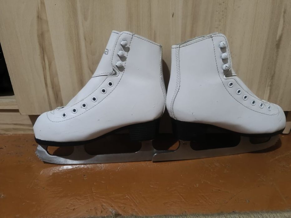 Продам коньки детские