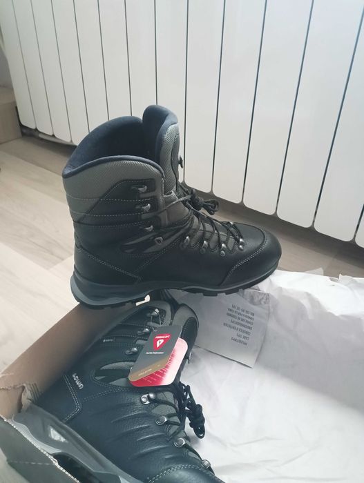 Зимни обувки номер 42.5
