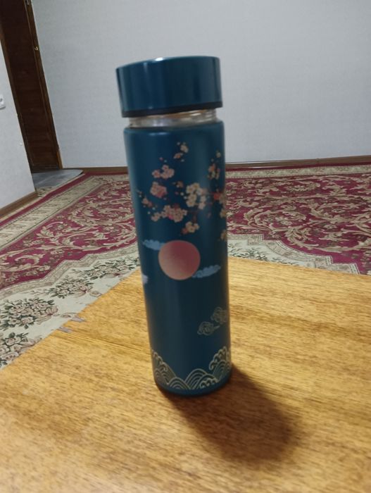 Продам термос 500 мл