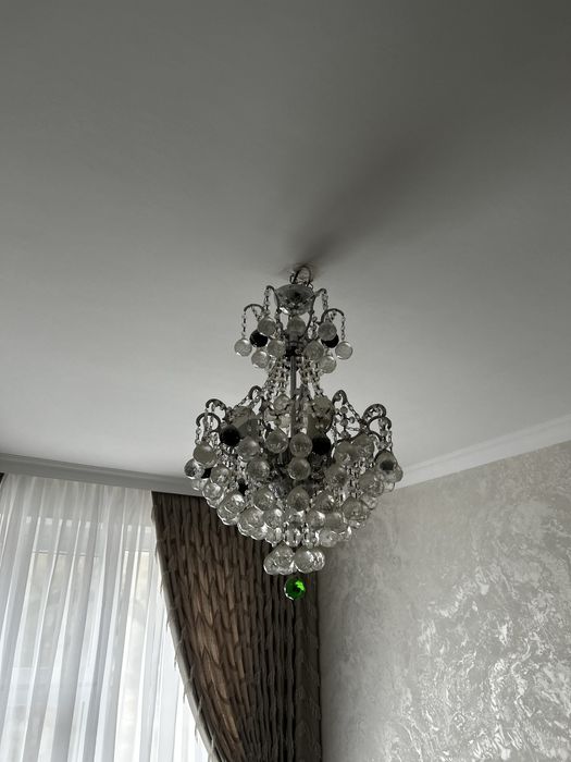 Продаётся турецкая хрустальная люстра