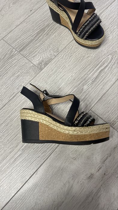 Продается обувь в хорошем качестве