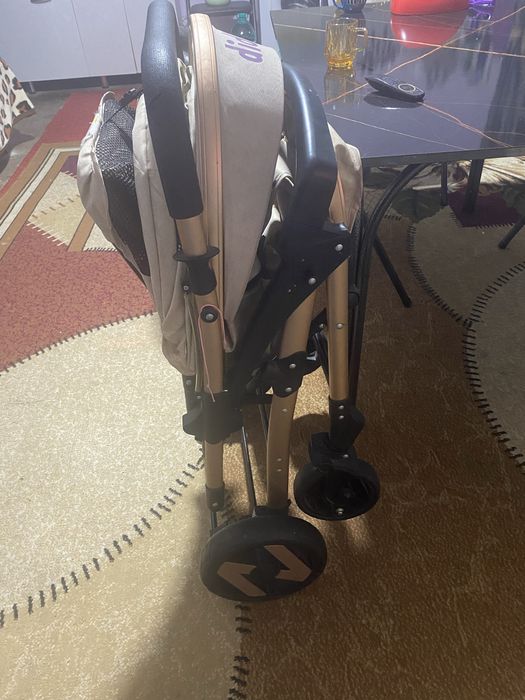 Детская коляска с рождения до трёх лет