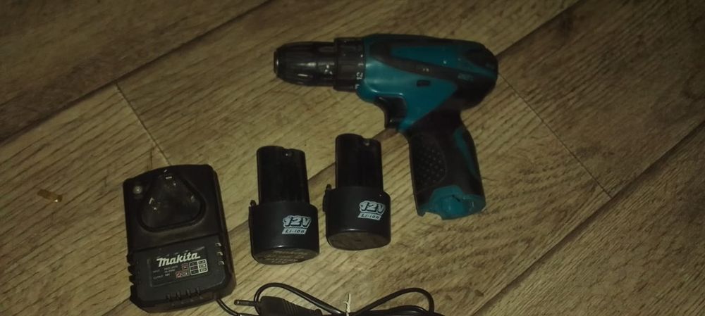 Шуруповерт Makita