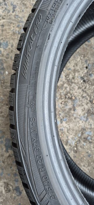 4 anvelope iarna,fata Michelin 245/35/20,spate Vredestein 275/30/20.