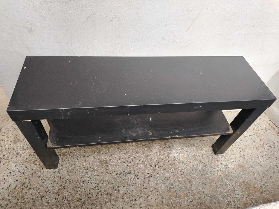 Продавам черна пейка за обувки