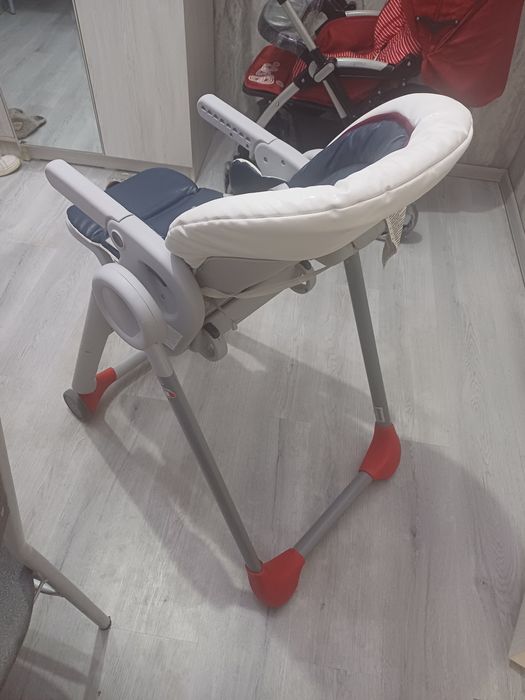 Продаётся фирменный кормления стульчик Chicco Polly progress 6в1