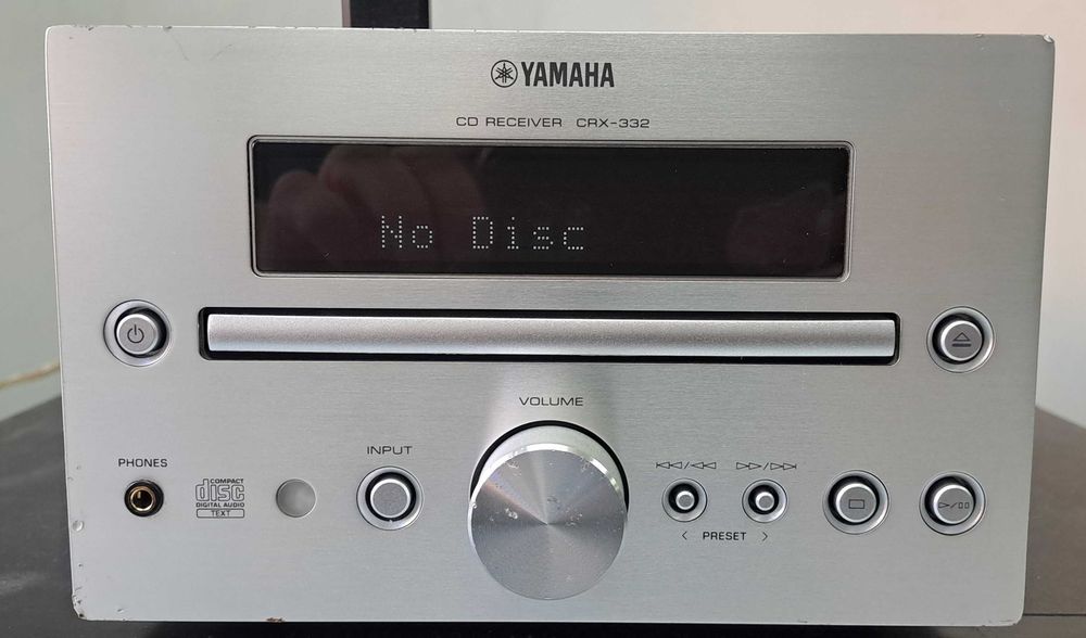 Amplificator Yamaha CRX-332 CD Receiver USB Dock iPod Sub Out Argintiu