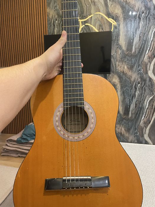 Акустическая Гитара