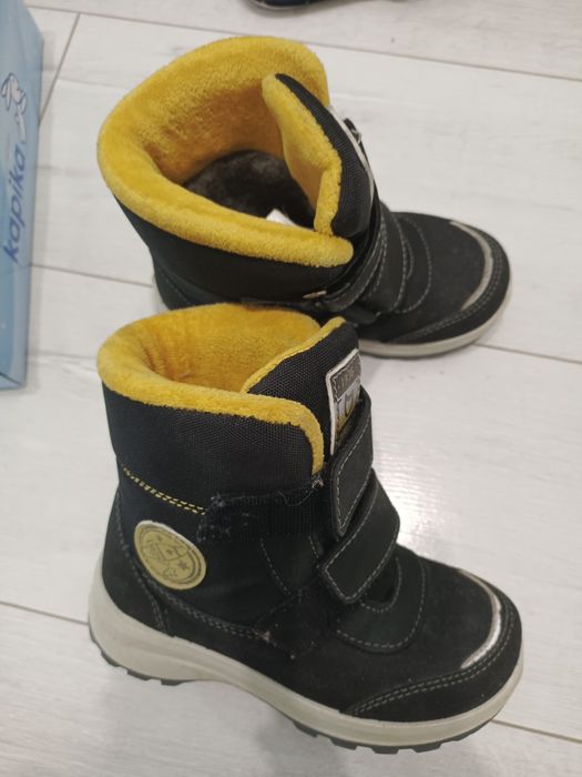 Продам детскую зимнюю обувь