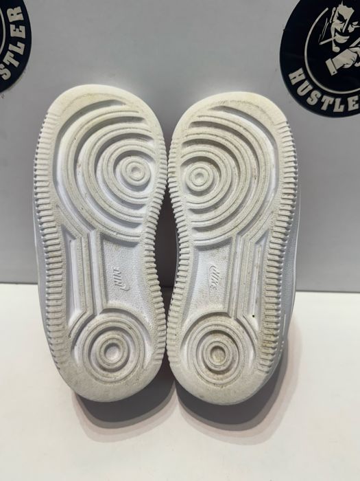 Маратонки NIKE AIR FORCE 1 . Номер 25