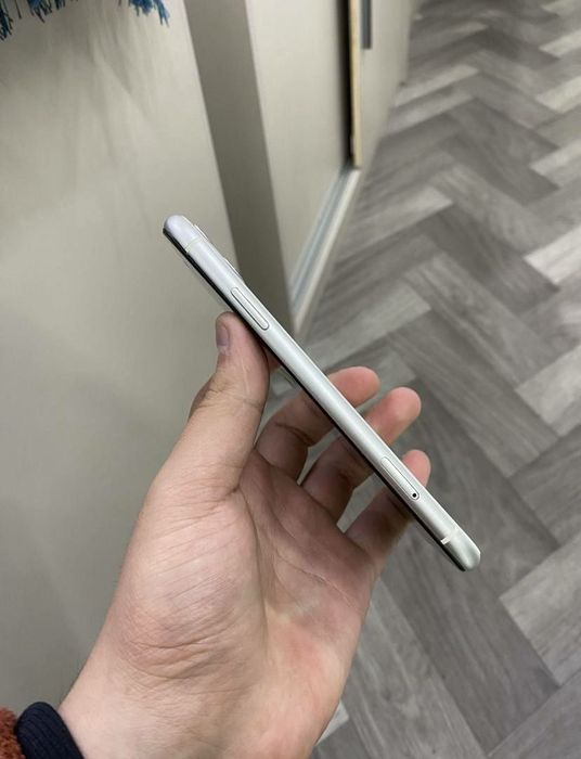 iPhone 11 64Gbli ideal sostayaniyada